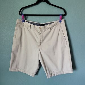 Banana Republic Cream Men's Flat Front 4 Pocket Shorts 36